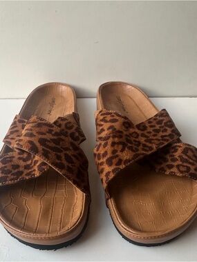 ComfortView Women's Leopard Print Crisscross Slide Sandals Tan Croc Embossed 11W